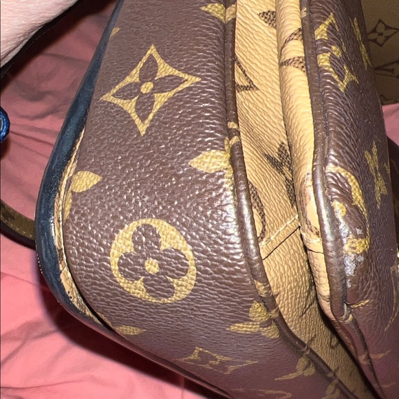 Louis Vuitton Pochette Metis Reverse Monogram Canvas Bag - Picture 11 of 12